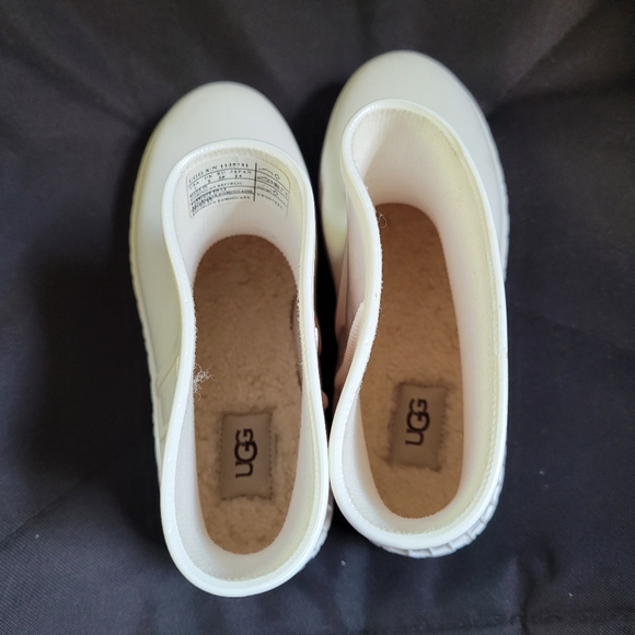 UGG Drizlita Rain Boots - Picture 3 of 4